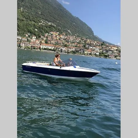 Giallo Casa Lenno